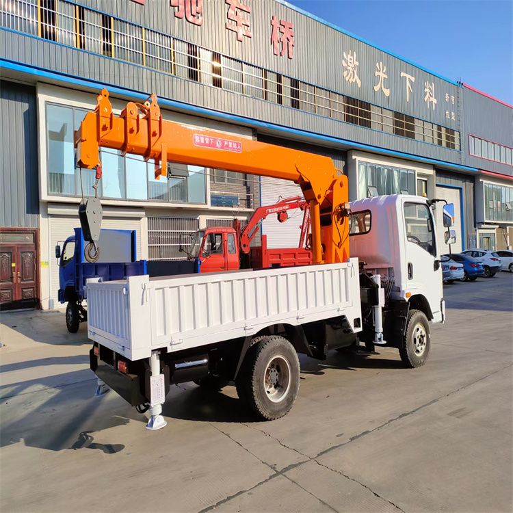 双河市三轮随车吊定制 农用改装机自备吊中瑞长期出售
