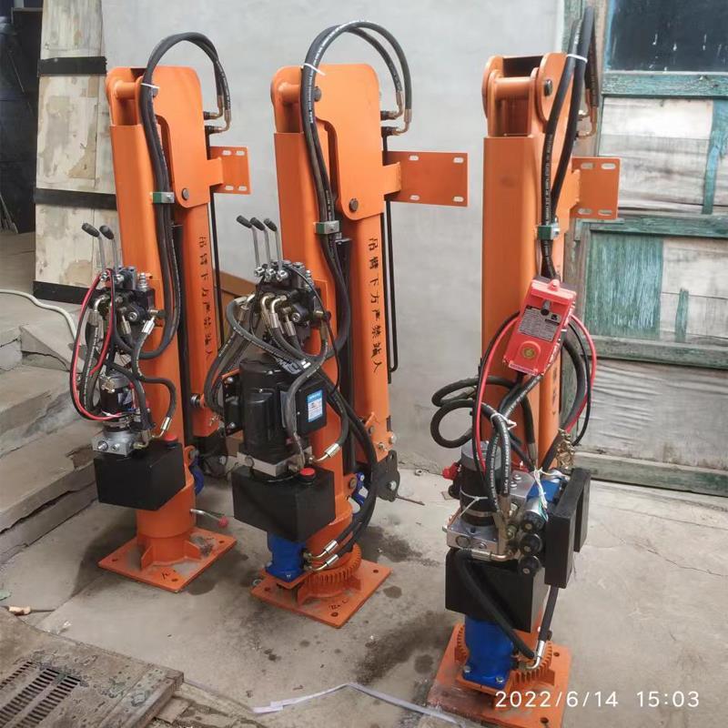 双河市重汽蓝牌随车吊 3.2吨 国六动力强 液压驱动 农用自卸起重机